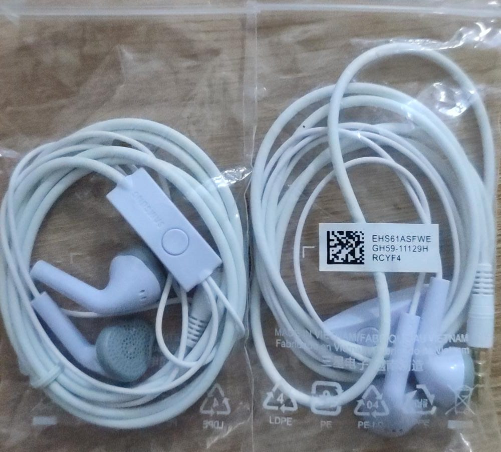Auriculares samsung punta dorada